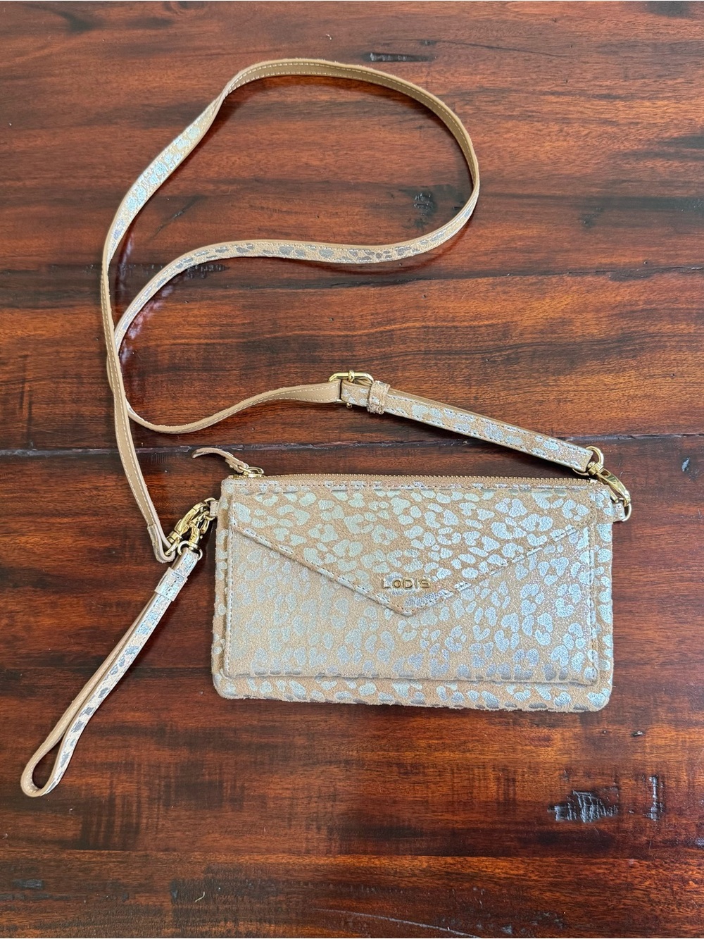Lodis RFID envelope wallet/crossbody. NWOT. Metallic cheetah print. Leather.